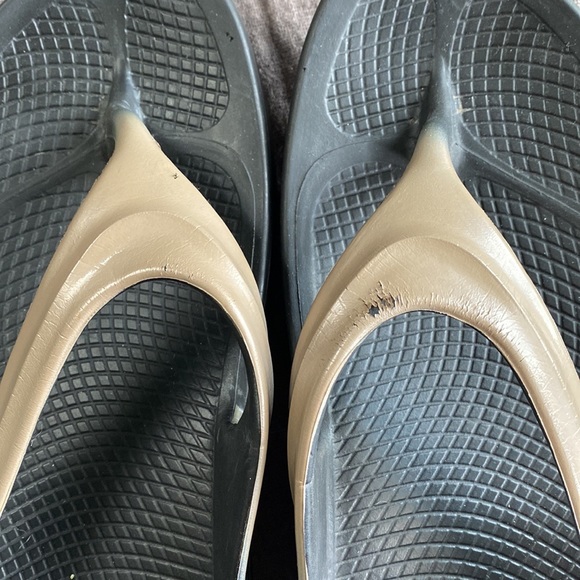 OOFOS Original Recovery Sandal. Unisex size 42 - Picture 7 of 7